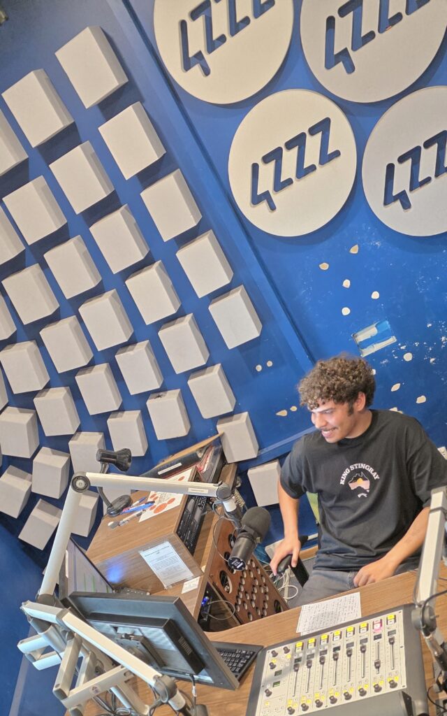 Kihi in the 4zzz studio for IndigiBriz